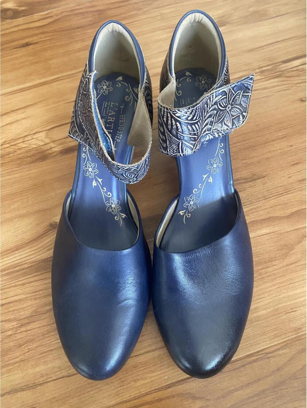 L'Artiste Spring Step Toolie Blue Leather Shoes  New no Box Size 42 11/11.5